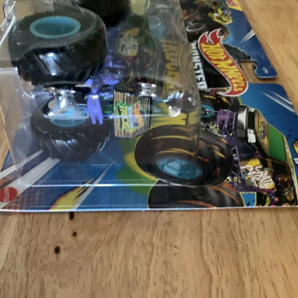 Mattel‎ Hot Wheels Monster Trucks Demolition Doubles, Totaled And Crate Danger